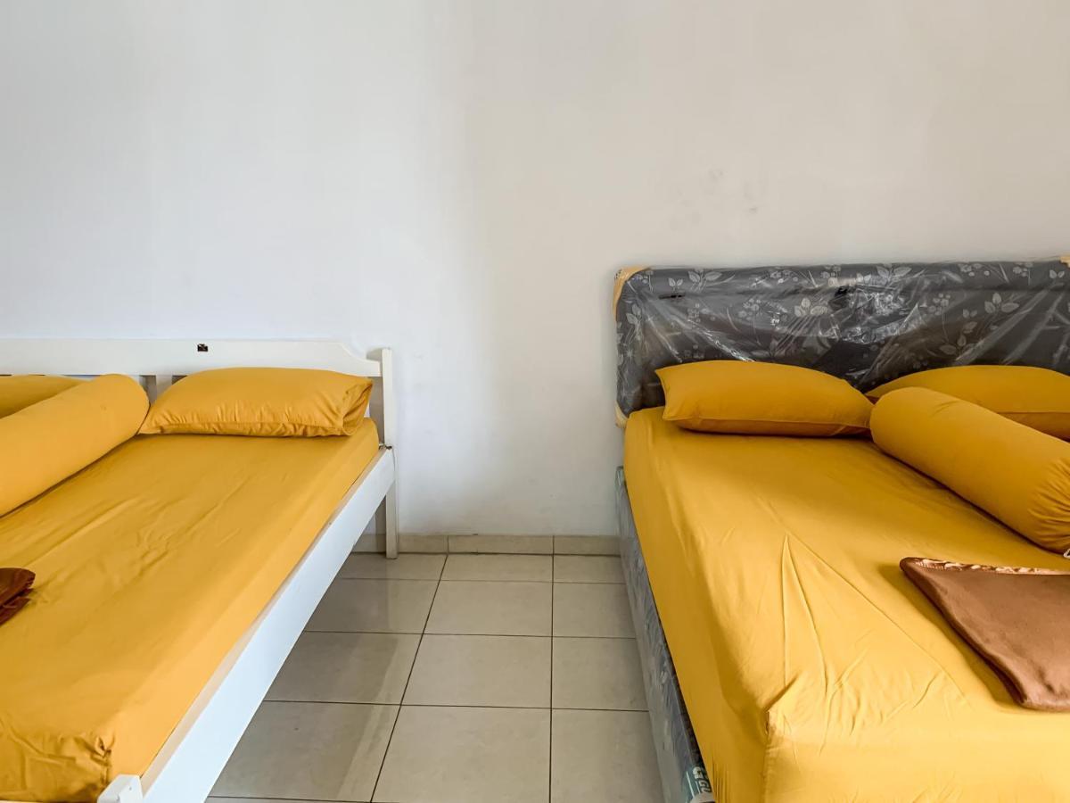 Beranda Istirahat Villa 4BR at Galaxy Resort Puncak Cikundul Bagian luar foto