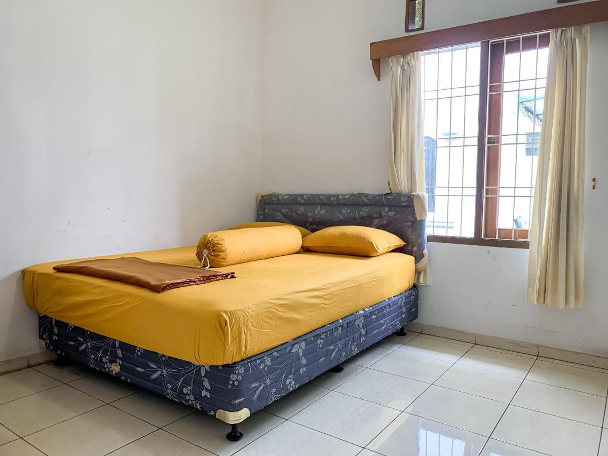 Beranda Istirahat Villa 4BR at Galaxy Resort Puncak Cikundul Bagian luar foto