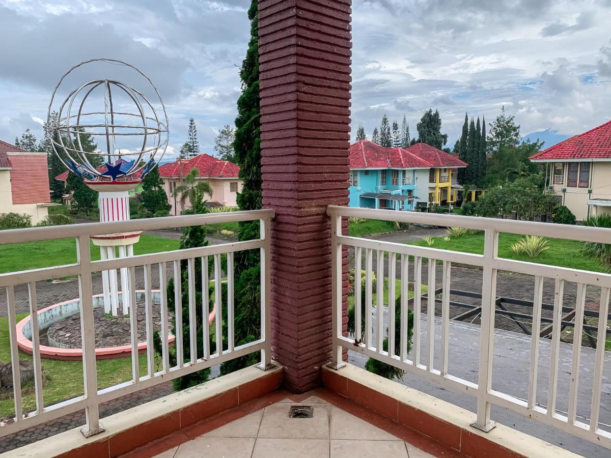 Beranda Istirahat Villa 4BR at Galaxy Resort Puncak Cikundul Bagian luar foto